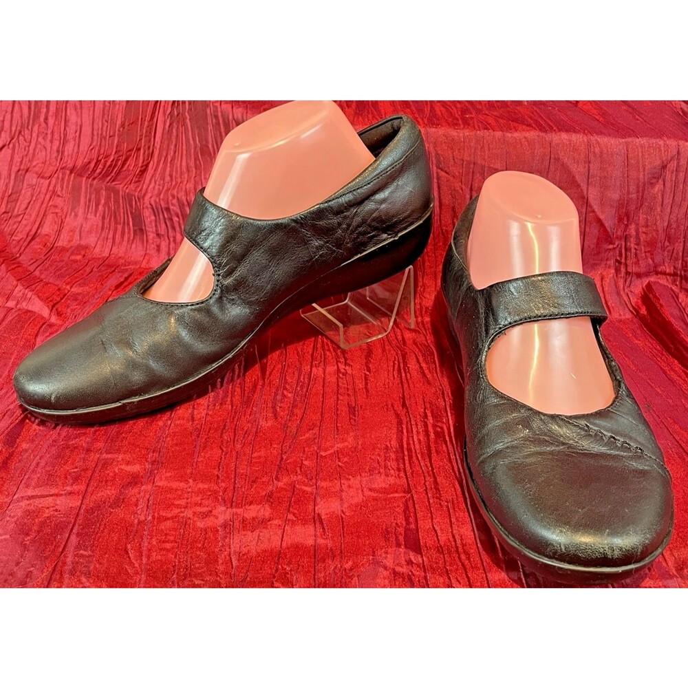 Womens Clarks Black Leather Mary Jane Slip On Flats Shoes sz 10M
